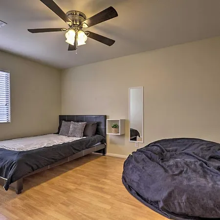 Luxurious Vegas Digs Hot Tub, Bbq, Cabana And More!